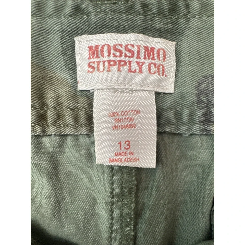 Camo Distressed Women's Cargo Shorts - Olive Green